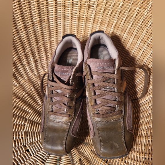 NWOT SKECHERS MENS CASUAL SNEAKERS 63746~ SZ 9.5 brown leather relaxed step - Picture 4 of 13